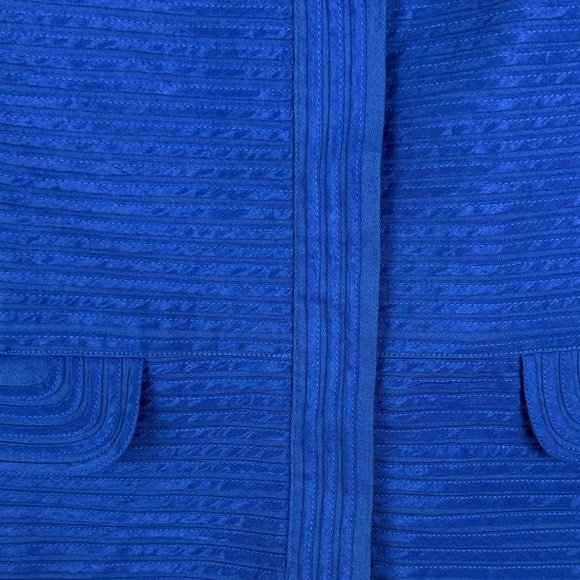 Chico's Royal Blue Classic Elegant Pin Tuck Hidden Button Blazer Jacket Size 1 - Picture 11 of 13